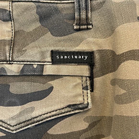 Fast Track Skinny Chino Capri
Pants In Human Nature Camo size 29 - Picture 5 of 16